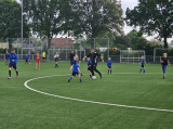 Laatste training S.K.N.W.K. JO10-1 (partijtje tegen de ouders) van woensdag 22 mei 2024 (43/133)